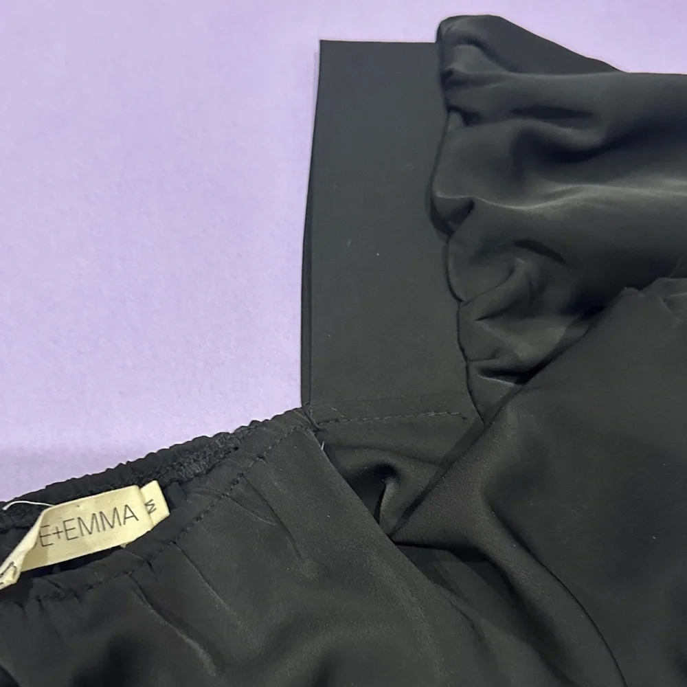 Cute Black Puff Sleeve Dress - Picture 4 of 4